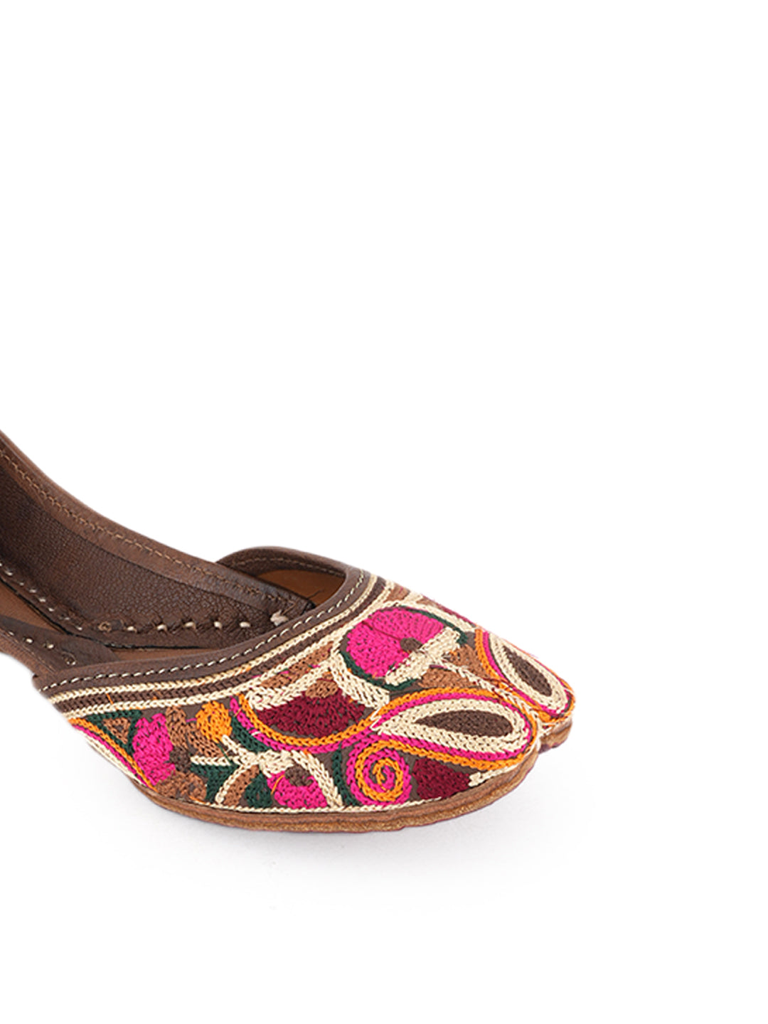 Kashmiri Gulnaz - a handcrafted Jutti