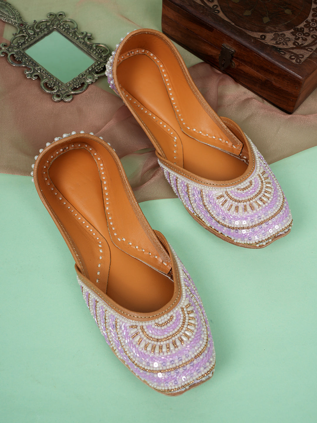 Lilac Jutti