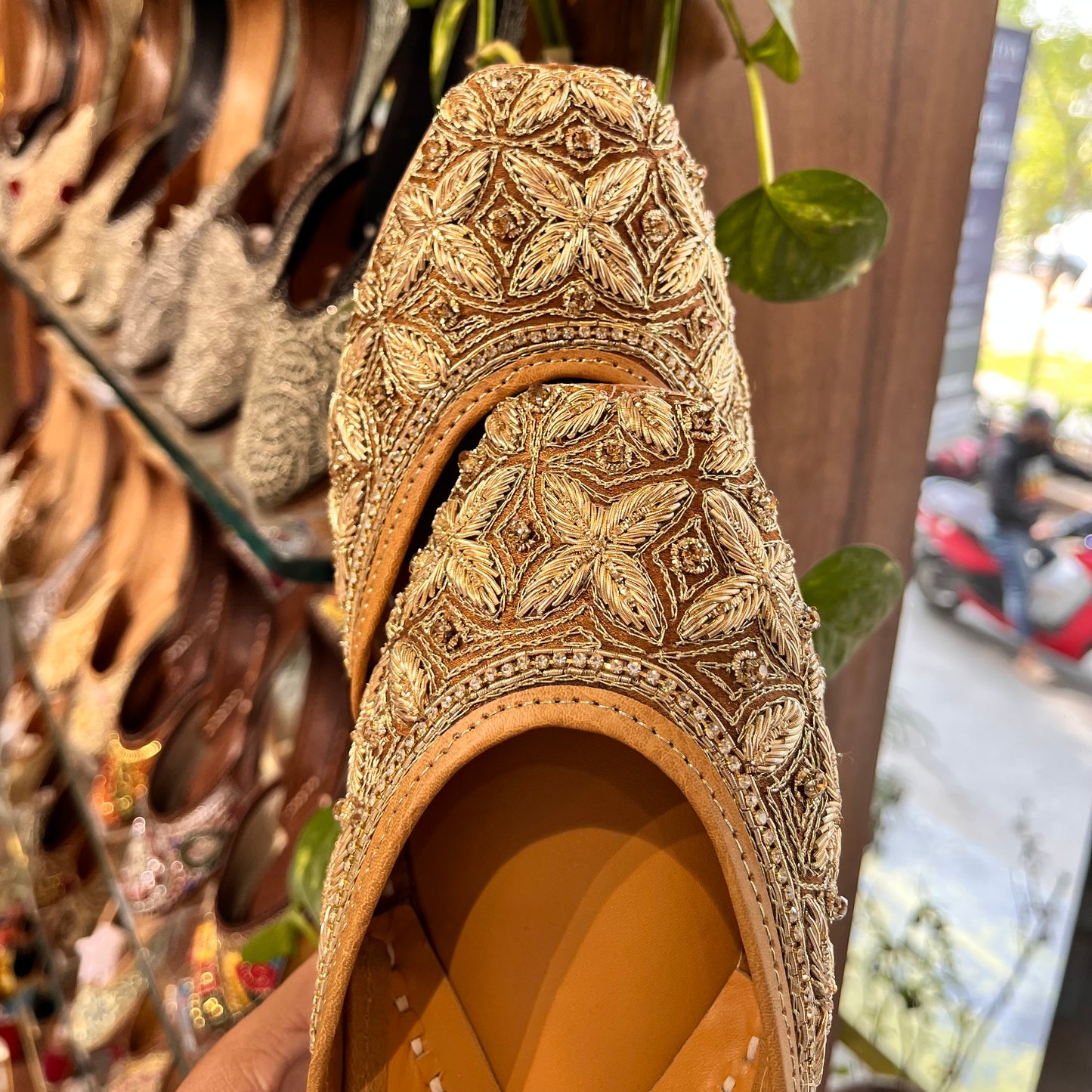 Golden Heritage jutti