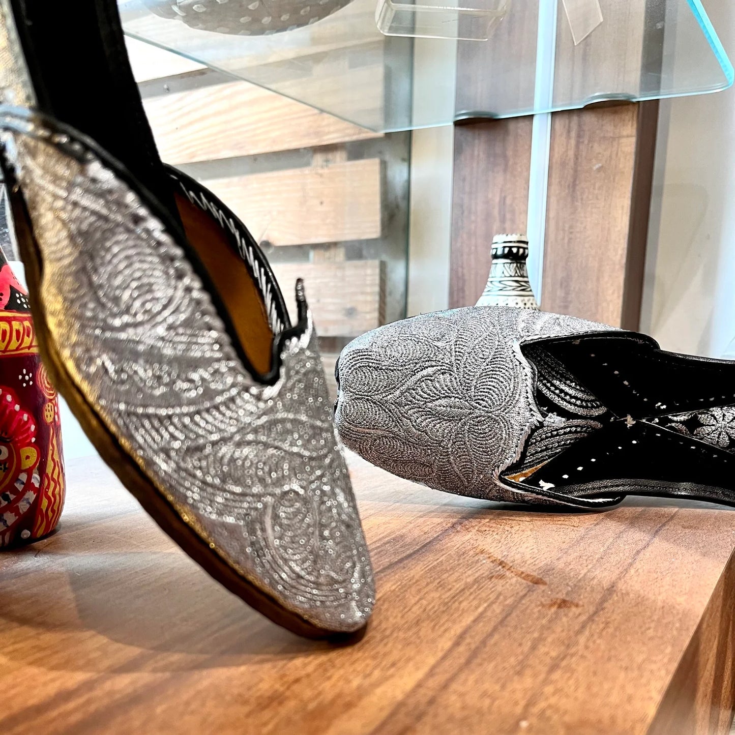 silver zari jutti