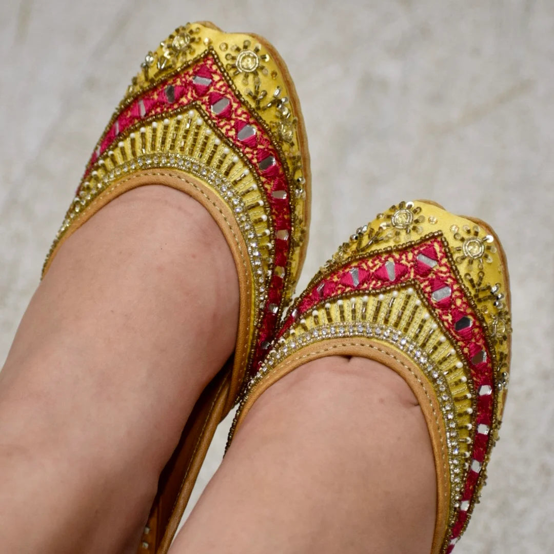 yellow jutti