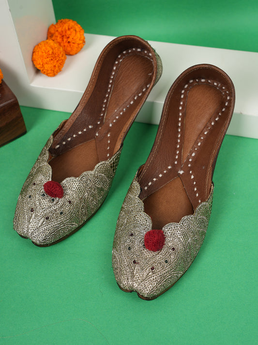 suhana safar zari jutti