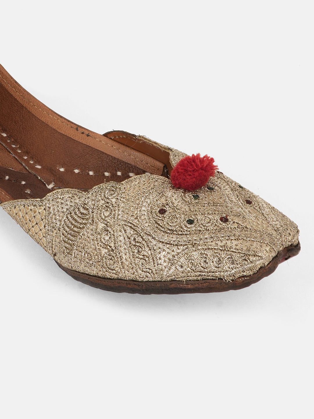 zari work jutti