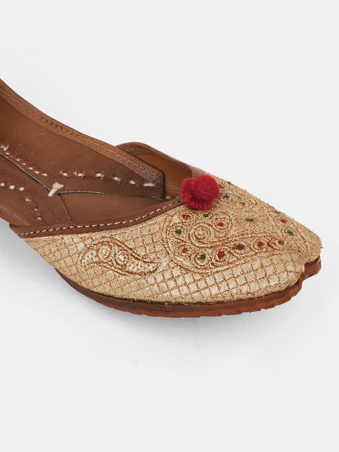 zari jutti