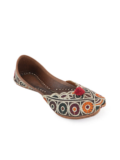 Zari Rosette Kashmiri - a handcrafted jutti
