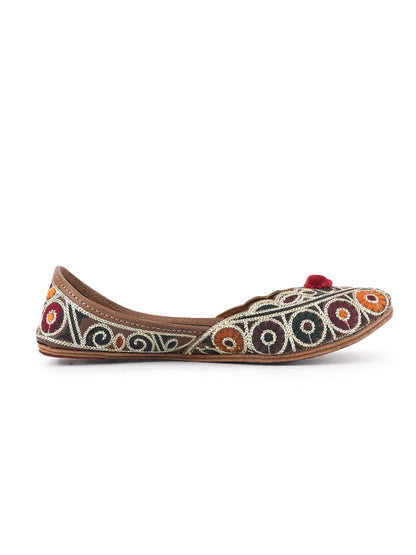 Zari Rosette Kashmiri - a handcrafted jutti