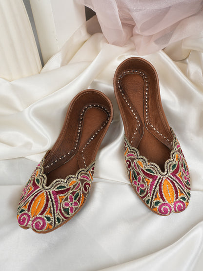 Kashmiri Zari Bloom - a handcrafted jutti