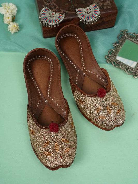 Zari Charm Jutti