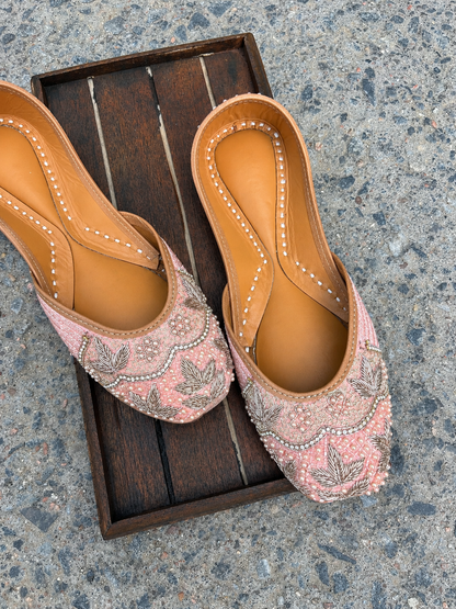 pink jutti