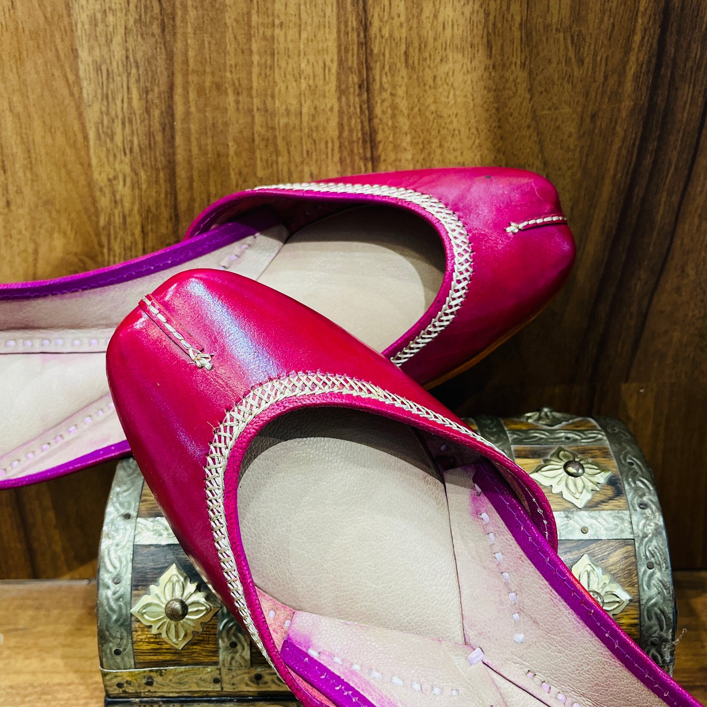 CASUAL JUTTI MAGENTA
