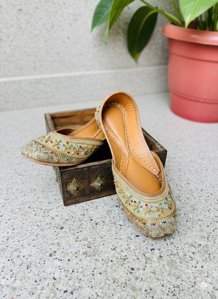 GOLDEN WEDDING JUTTI