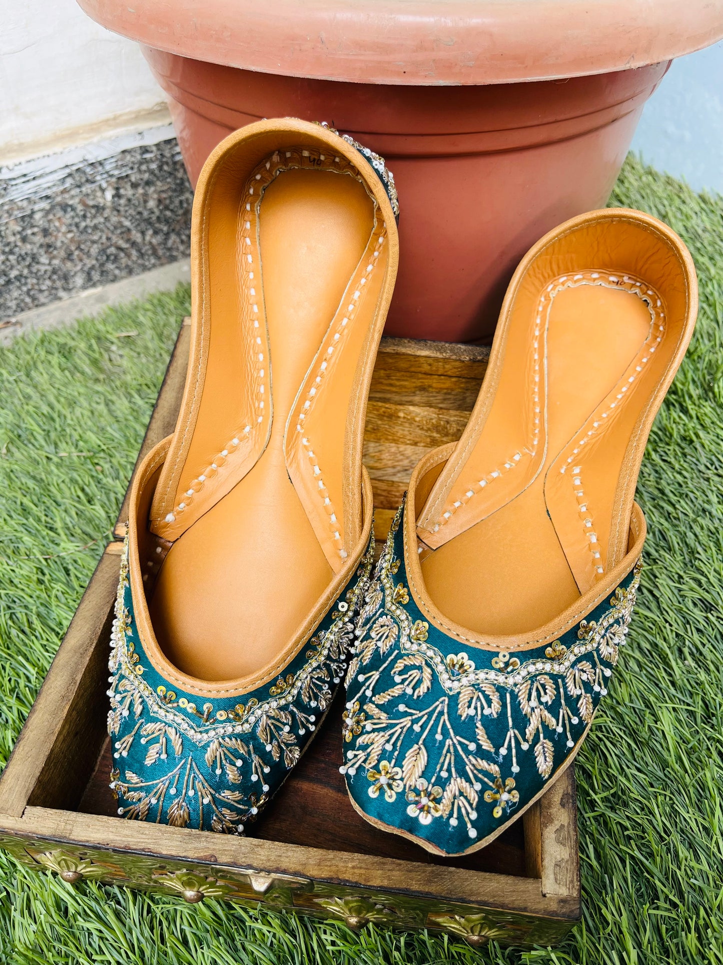 teel blue jutti