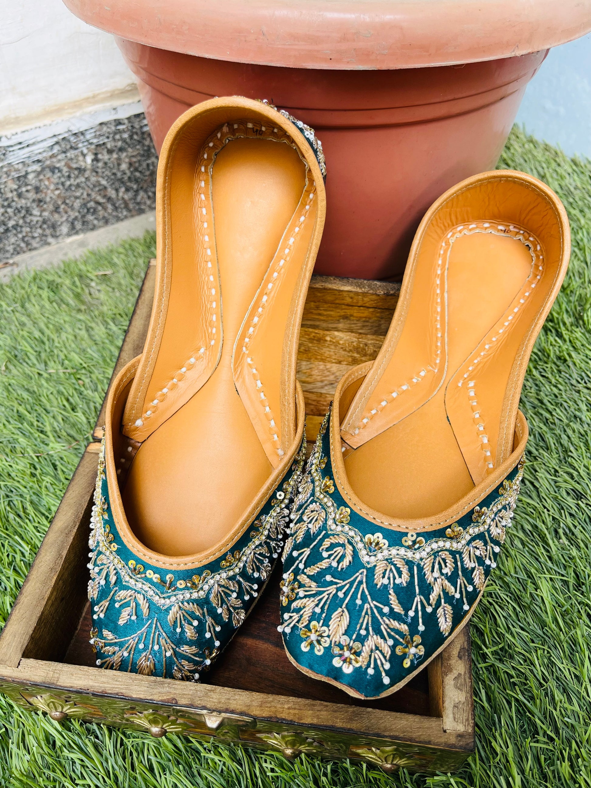 teel blue jutti