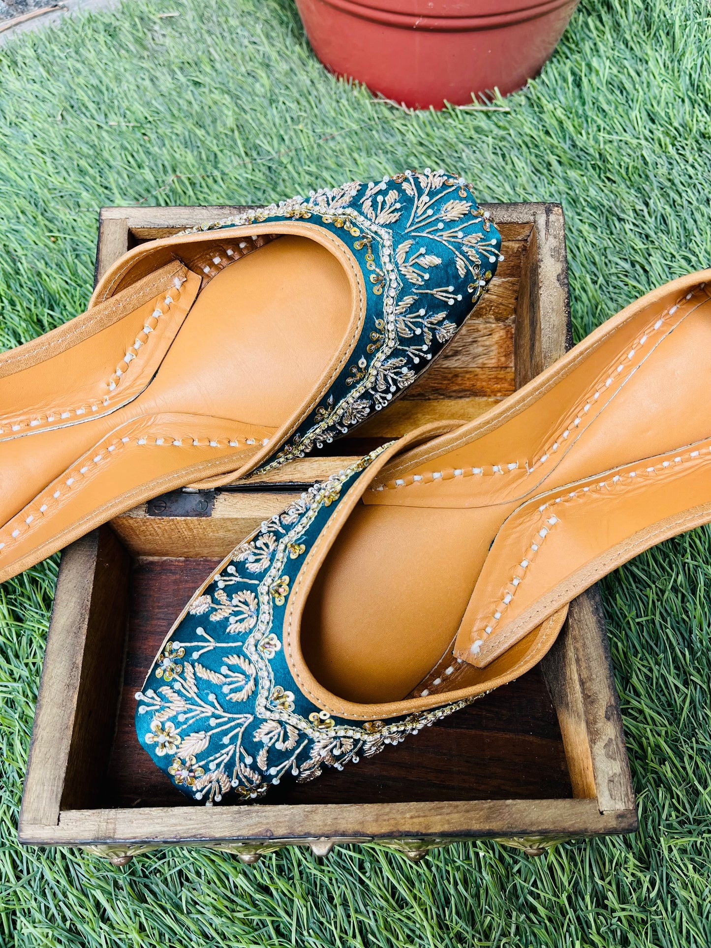 teel blue jutti