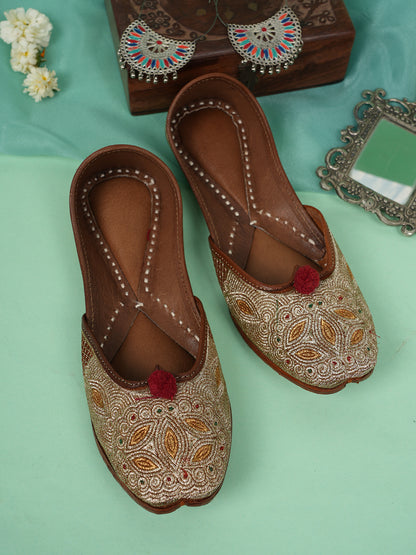 zari cham jutti