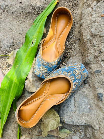 zari jutti