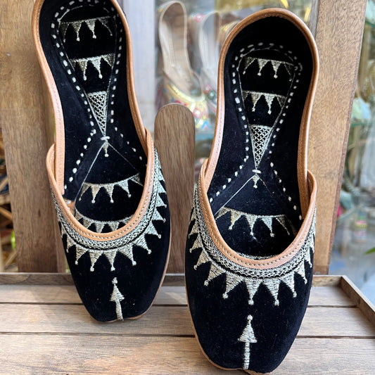 zarqash black jutti